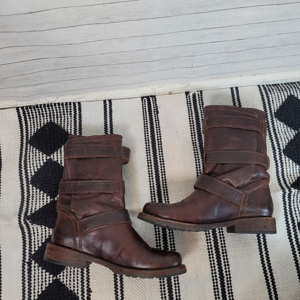 Freebird by Steven Tread Triple Buckle Moto Boots in Brown, Size 6 - Picture 9 of 14